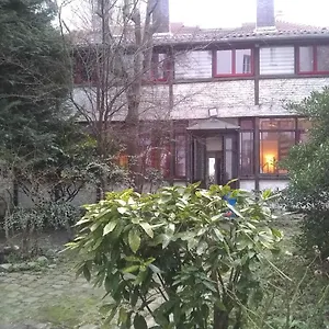  Privatunterkunft Au Parc Montsouris